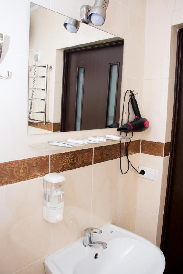 Faraon Hotel Ivano-Frankivsk Extérieur photo