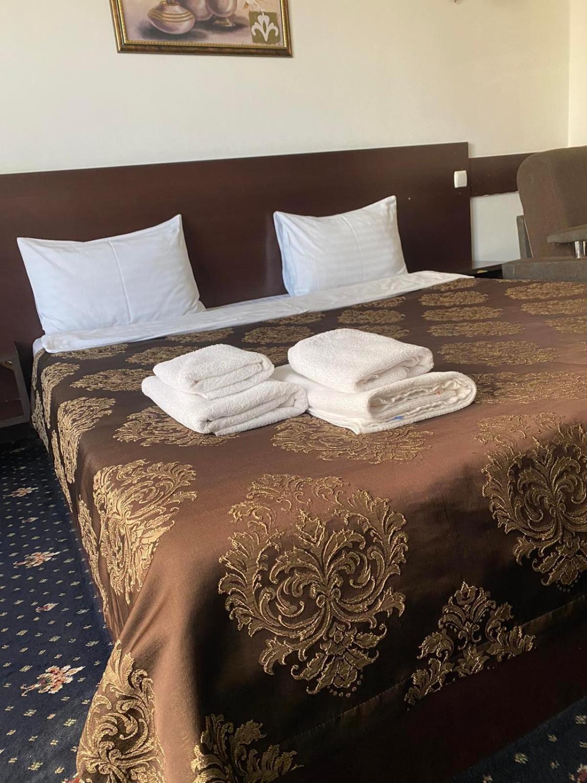 Faraon Hotel Ivano-Frankivsk Extérieur photo