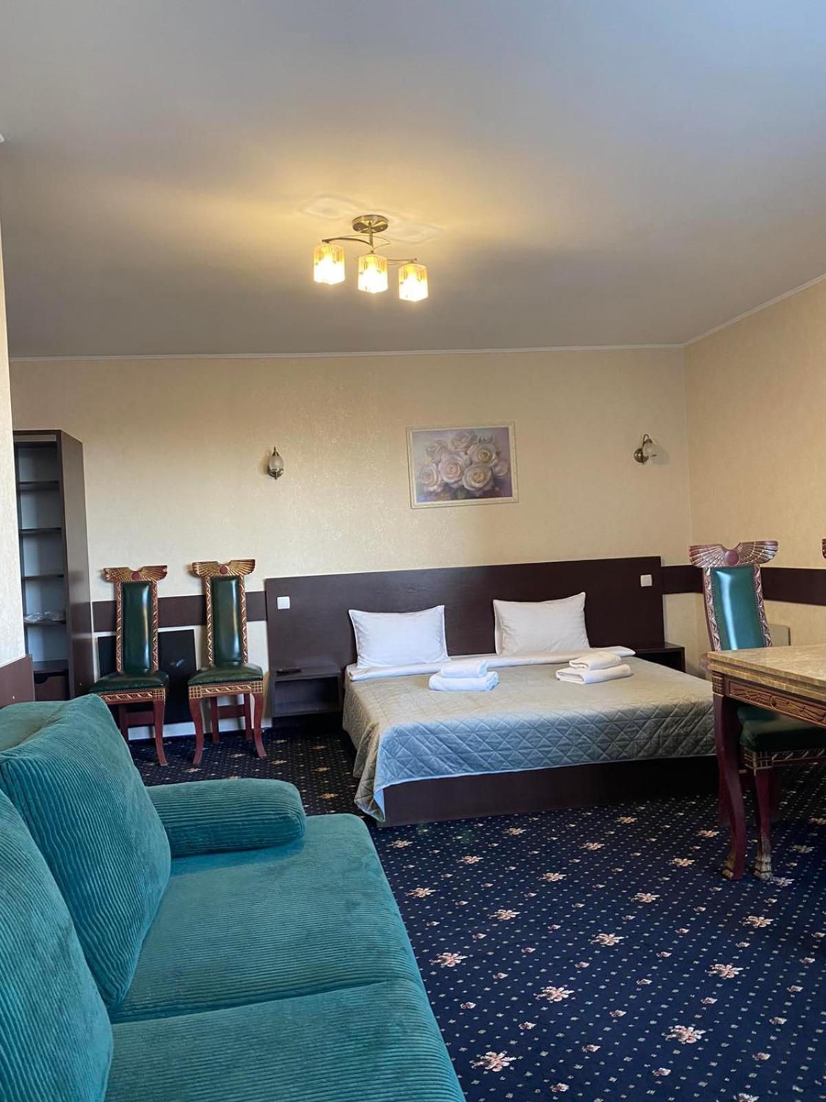 Faraon Hotel Ivano-Frankivsk Extérieur photo